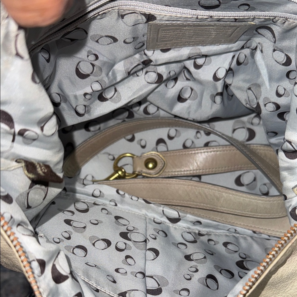 Coach Poppy Legacy Limited Edition Leather Hobo Bag and crossbody - Picture 8 of 8